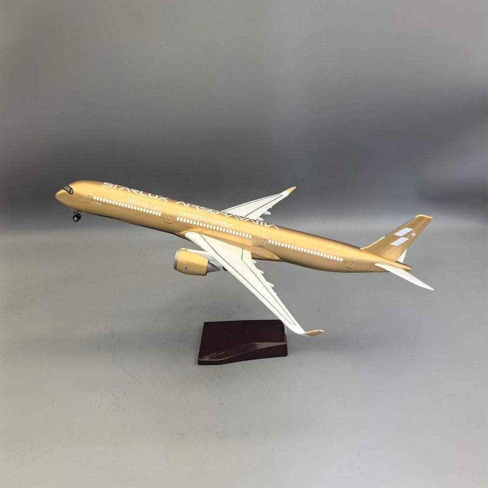 Plastic Model A350-1000 Starlux Airlines Gold 47Cm Scale Airplanes Air-Bus 350 Aircraft Collections Displays Gift Plane Models