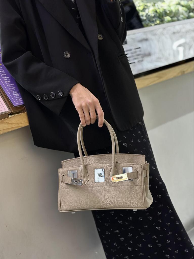 Женская платиновая сумка-кроссбоди Kelly 2025 Осень/Зима Французская мода - Большая вместимость