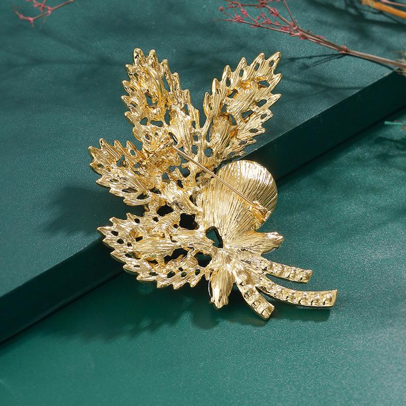 Женская винтажная брошь-подвеска с кристаллами и стразами в виде цветка и листа, ювелирное украшение, корсаж, свадебный подарок