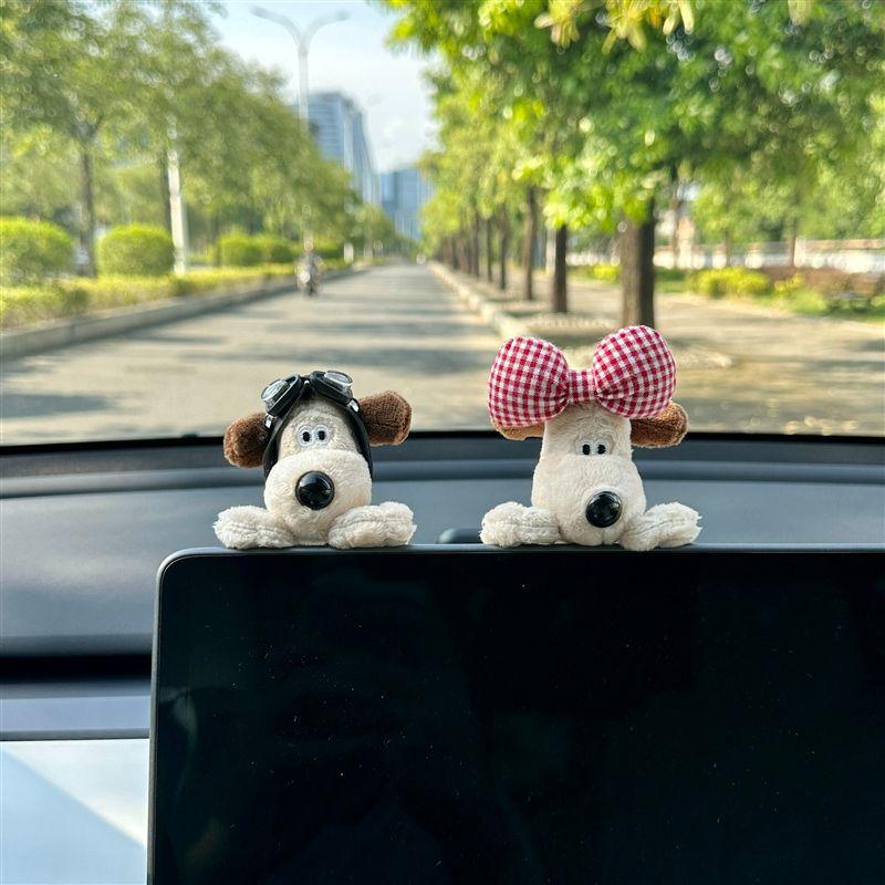Plush Dog Dashboard Ornament: Cute Car Interior Decoration