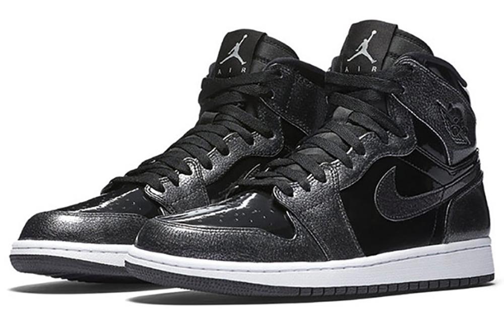 Jordan 1 Ретро Черный Лакированный 332550-017