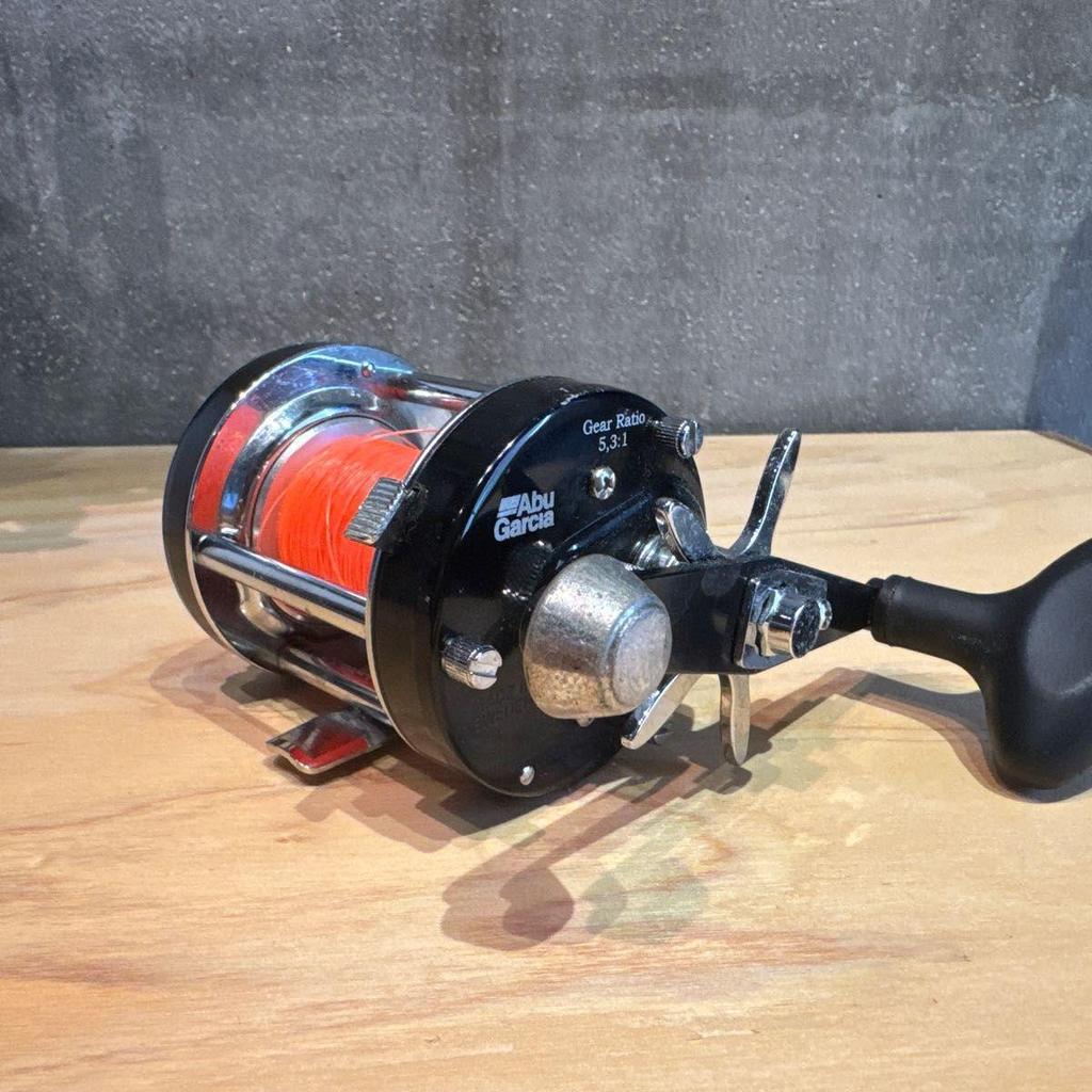 Б/у двухосевая катушка Abu Garcia Черная Передаточное число 5.3:1 6500CL