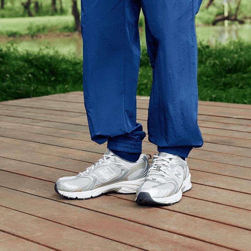 NEW BALANCE Папины кроссовки Мужские Женские Кроссовки Повседневные Ретро Низкие Стильные и Универсальные Спортивные Кроссовки MR530KMW
