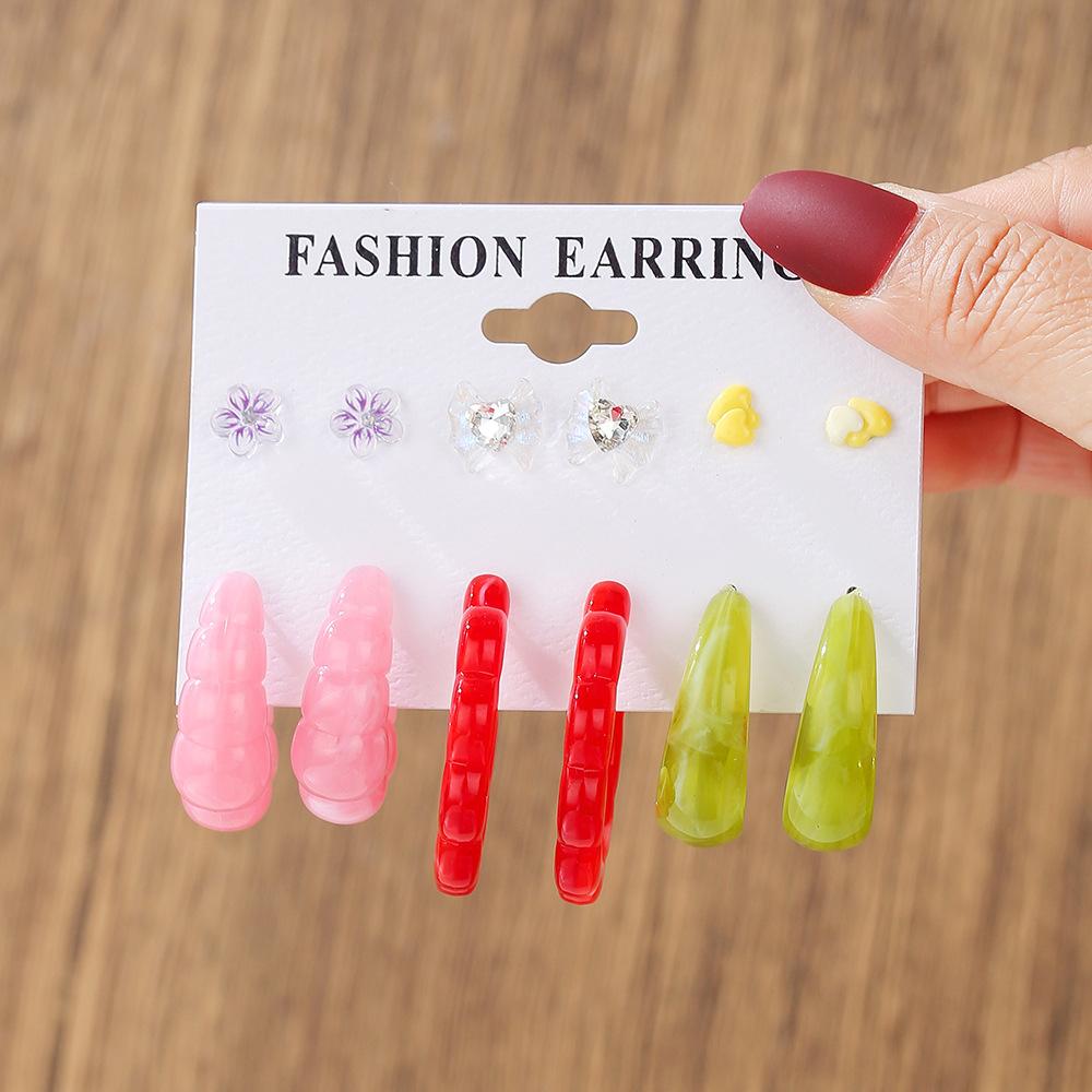 Oversold personalized C-shaped earrings set, colorful resin small stud earrings, love bow, cute earrings.