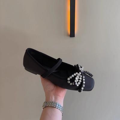 Туфли Мэри Джейн из атласа с французским бантом и стразами, женские, новинка 2025 года, легкие туфли на плоской подошве для поездок на работу с одной педалью