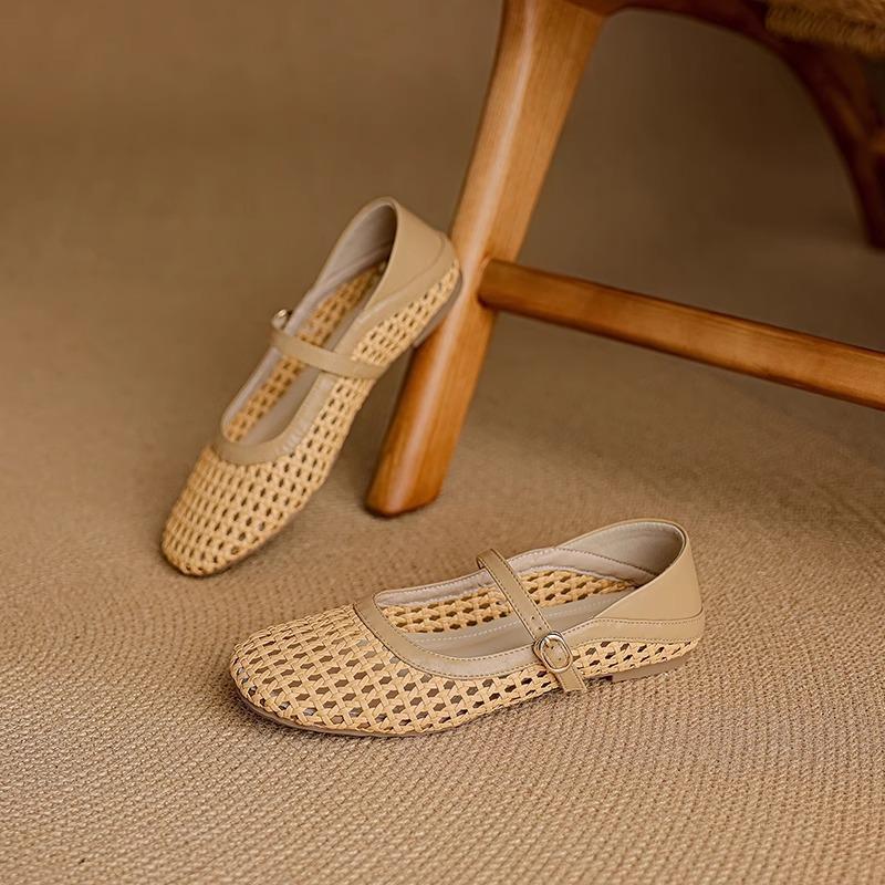 Ретро туфли Мэри Джейн женские 2025 осень французский темперамент элегантные и простые квадратный носок мелкий вырез внутренняя платформа балетки