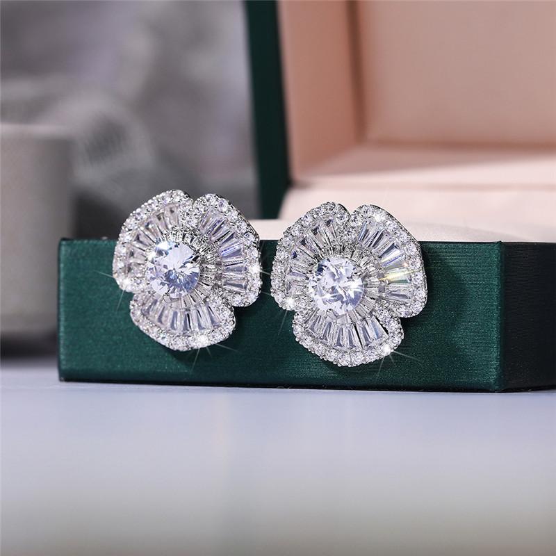 Huitan Gorgeous Petal Shaped Stud Earrings with Brilliant Crystal Cubic Zirconia Bling Bling Wedding Trendy Jewelry for Women