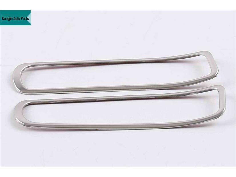 Модификация интерьера Ford Focus 2019: Серебряное кольцо для динамика из нержавеющей стали для переднего ряда, подсветки для чтения и перчаточного ящика