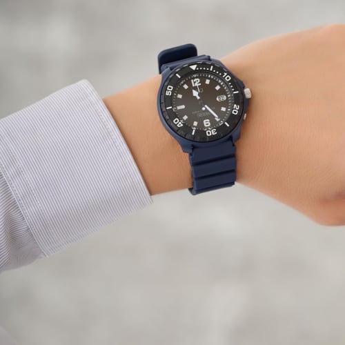 Citizen Q&Q Watch Cue and Cue Analog Radio Wave Solar 10 ATM Water Resistant Urethane Band D02A-002VK Men's Blue
