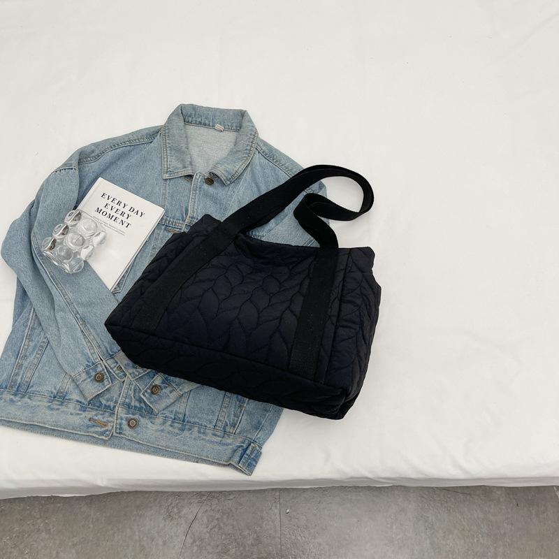 Однотонная вместительная сумка женская 2024 новый тренд ромбовидная пуховая сумка-тоут повседневная иностранная сумка-мессенджер