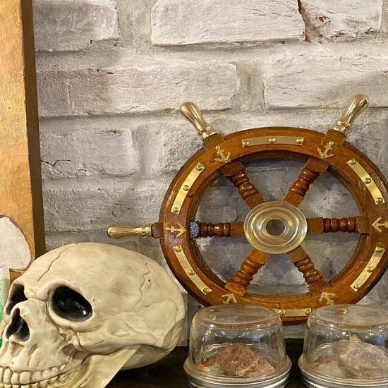 Деревянный руль корабля Пиратский деревенский капитан Колесо корабля Морское колесо Латунный якорь Руль корабля
