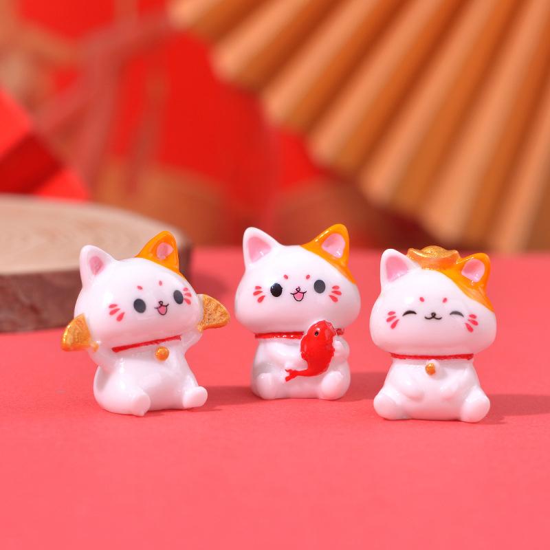 1Pc Cute  Year Cartoon Lucky Cat Micro Landscape Resin Cat Micro Landscape Diy Pot Garden Decorations Miniatures