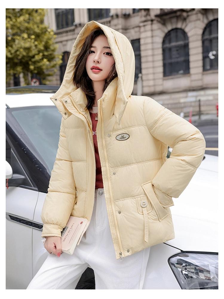 Женская короткая ветрозащитная теплая зимняя куртка с капюшоном и рукавами реглан