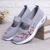Туфли для мамы 2025 осень новые с мелким вырезом вышитые одинарные туфли для среднего и пожилого возраста на одной педали дышащие повседневные туфли женские тканевые туфли