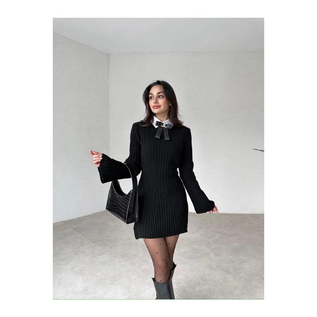 Женское зимнее трикотажное платье мини в рубчик