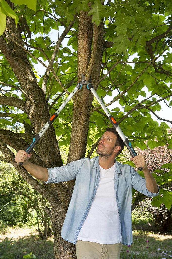 GARDENA Обрезка толстых ветвей Диаметр реза Обходной тип Рукоятка Телережим для ветвей Изготовлено в До 25 лет Продукт До 25 лет Ножницы,