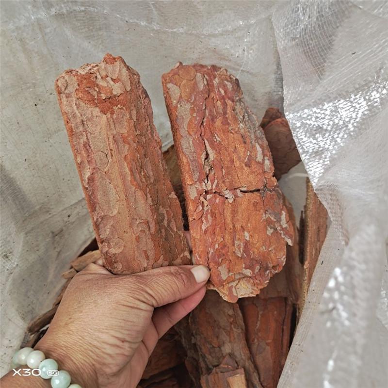 Organic Fermented Pine Bark Mulch for Garden Landscaping and Polishing