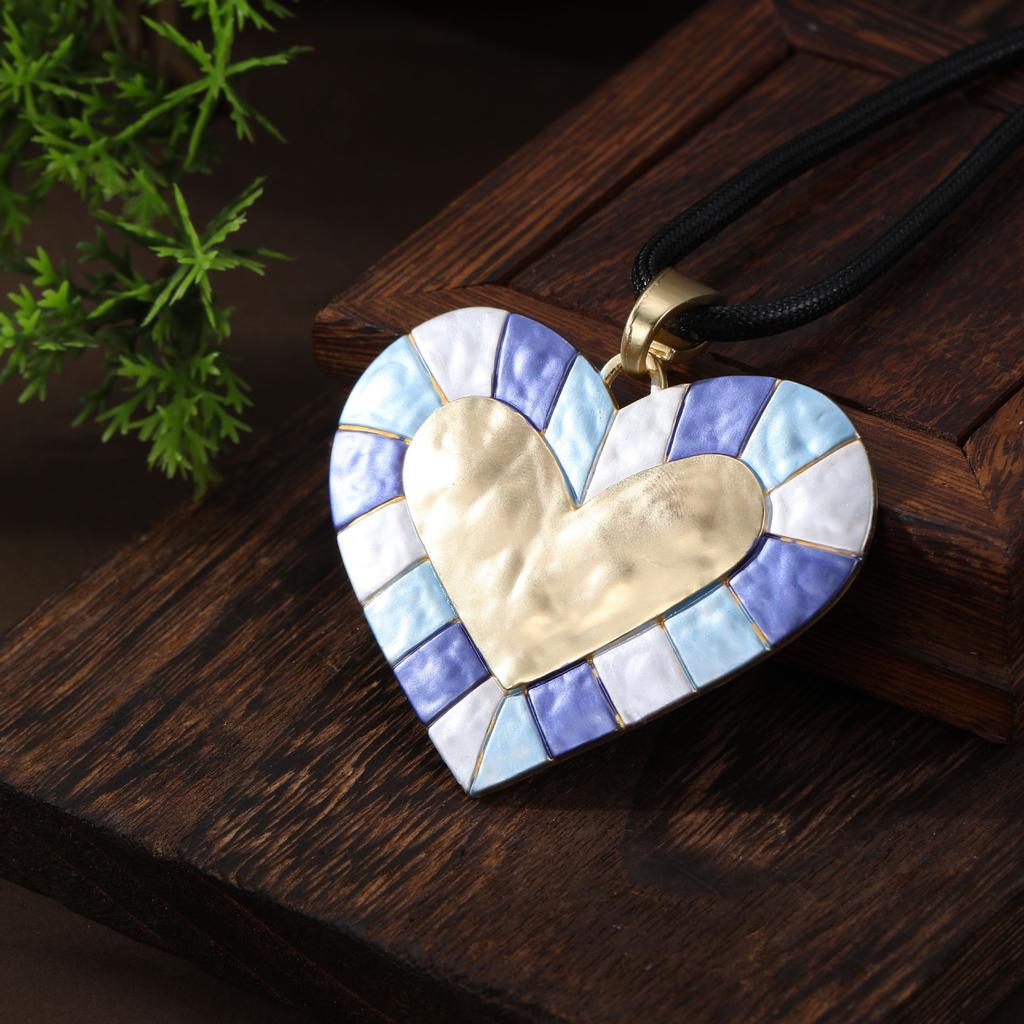 Новый эмалевый цвет любовь кожаный шнурок длинная подвеска женщины преувеличенная сердцевидная универсальное длинное ожерелье