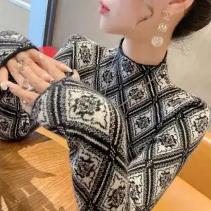 One-piece Velvet Thickened Half-turtleneck Sweater for Women 2025 New Arrival Mid-neck Sweater with Pullover Inside