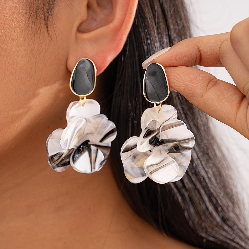 Smudged Geometric Flower Earrings, Fashionable and High-end Earrings