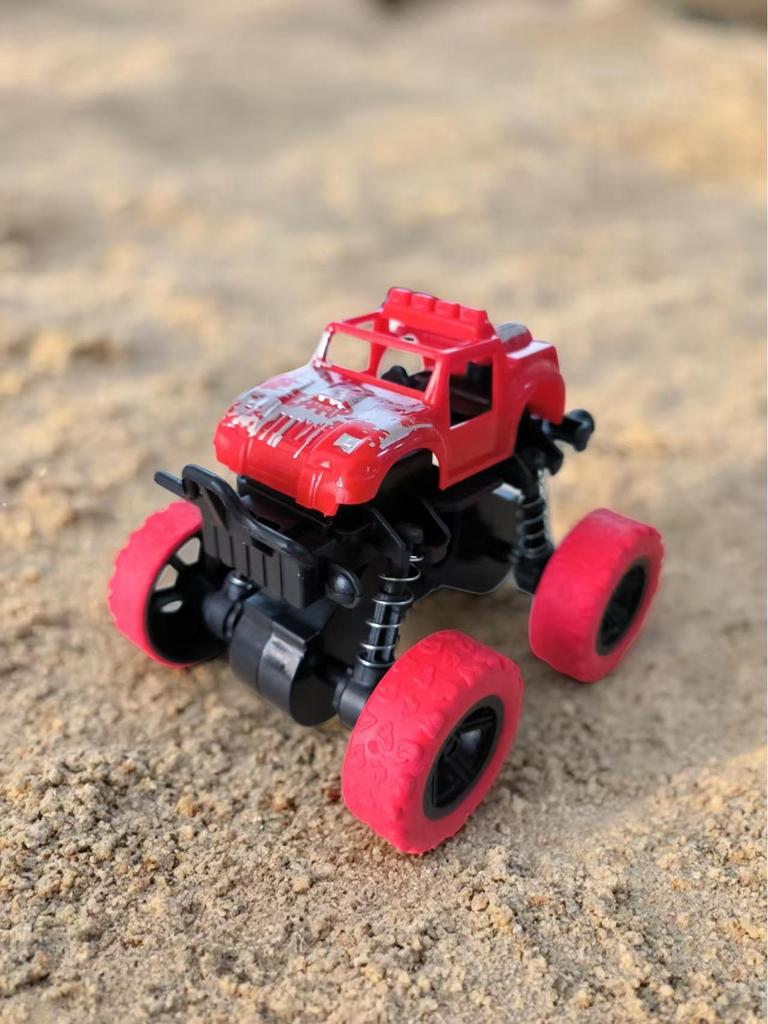 «Вращающаяся инерционная трюковая машинка — ударопрочная внедорожная игрушка для детей»