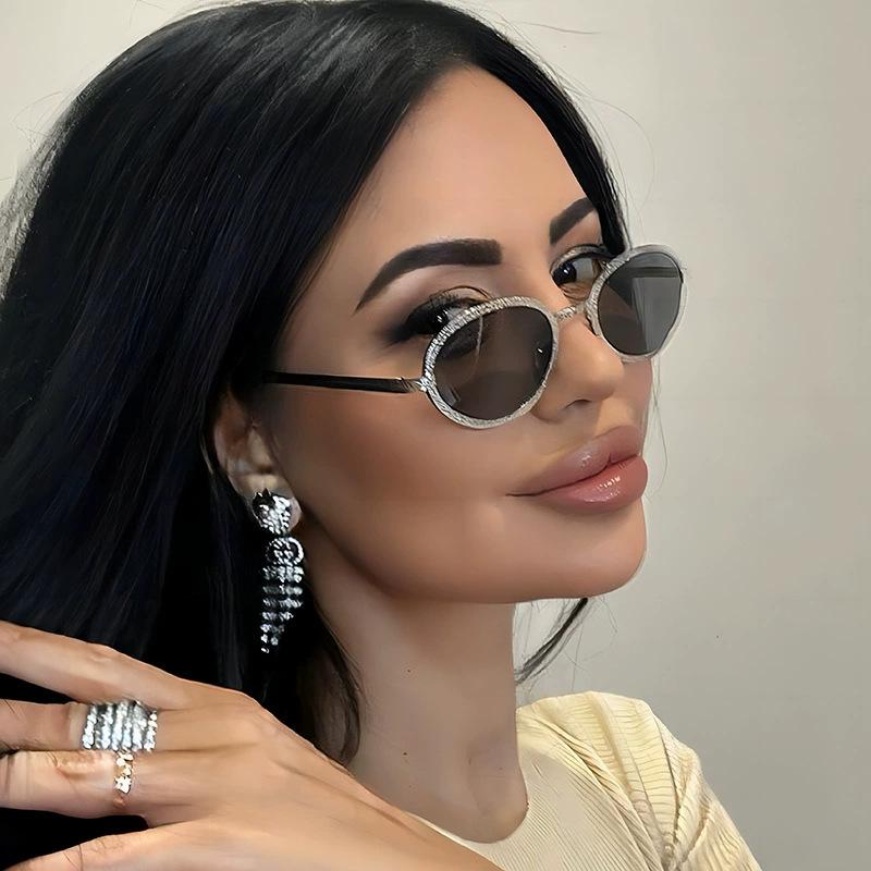 New Oval Shaped Small Fragrance Sunglasses Fashion Women Metal Eyeglasses With Embossed Retro Starry Sparkling Artistic Glasses