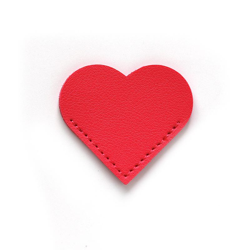 Держатель для книг из искусственной кожи в стиле «сердце любви» — изысканный портативный подарок для студенческой библиотеки. Креативная закладка в форме сердца с мультяшным персонажем.