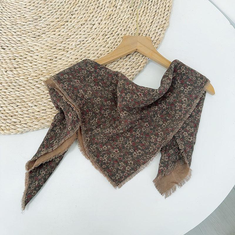 Шелковый треугольный шарф в стиле ретро - тонкий летний женский аксессуар для шеи