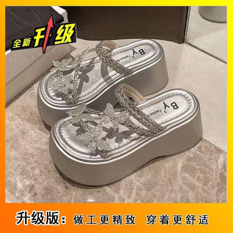 Носите увеличивающие рост универсальные модные сандалии фея две толстые подошвы с круглым носком ленивые повседневные тапочки со стразами лето 2025