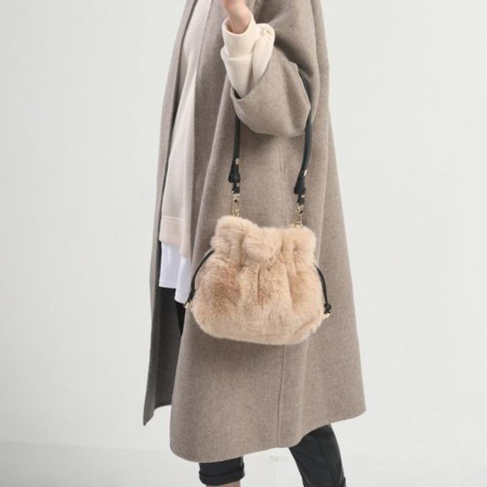 Lara Faux Fur Pouch Bag L Beige  Lara Canvas Bag + wooL gLoves Gift  LaLa2f143