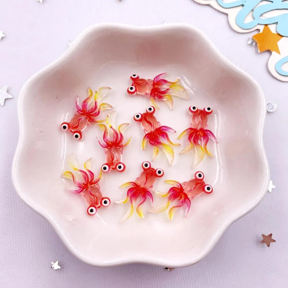 20 шт., симпатичная фигурка золотой рыбки с разноцветными глазами из смолы, аппликация из стразов на плоской основе, своими руками, украшения для альбома, маникюрные аксессуары для творчества