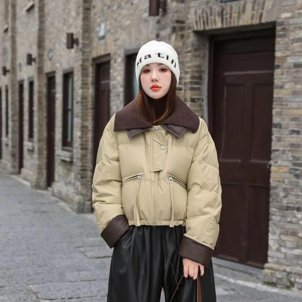 Зимняя новая короткая куртка-пуховик женская утолщенная свободная отворота несъемная 90% белая куртка-пуховик