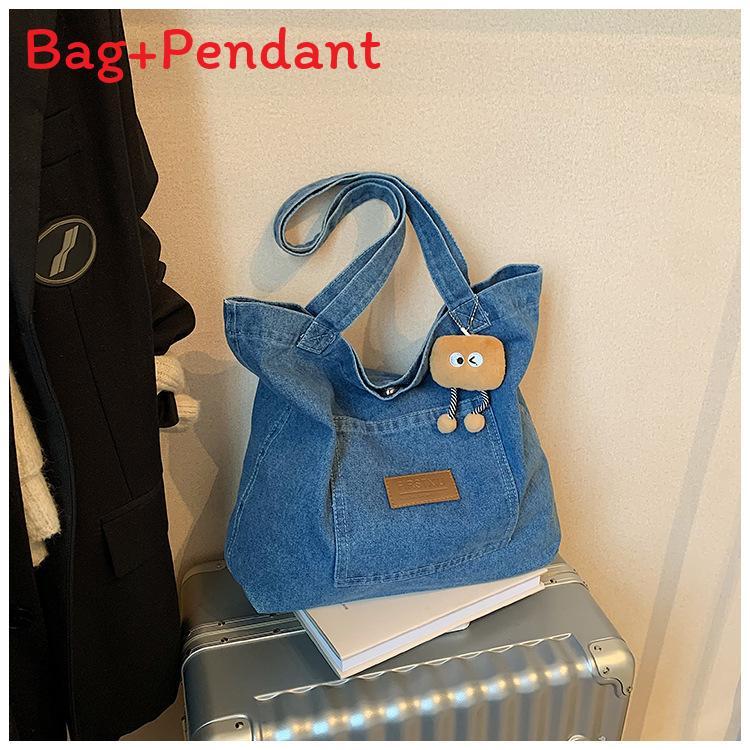 Casual Denim Shoulder Bag With Polyester Lining And Soft Structure For Everyday Outings