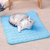 Охлаждающий коврик для питомцев Натуральная охлаждающая ткань Легкий Складной Охлаждающая подушка для собак и кошек Быстрое рассеивание тепла Коврик для питомцев