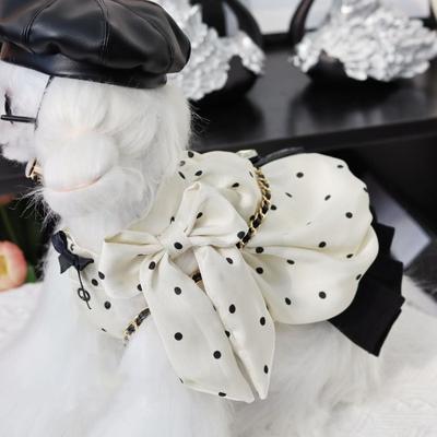 Платье для собаки кошки весенне-летнее тонкое одежда для питомца дышащее кружево юбка в горошек защита от выпадения шерсти милый ветер