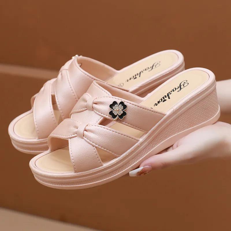 WTEMPO Женские однотонные повседневные босоножки на танкетке с открытым носком, большие размеры, нескользящие, толстые, каблуки, универсальные, мягкие тапочки