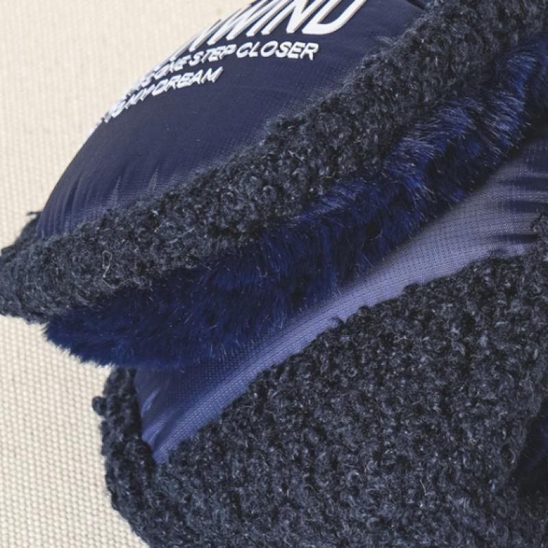 Складные наушники Daiso Padded Point темно-синего цвета 