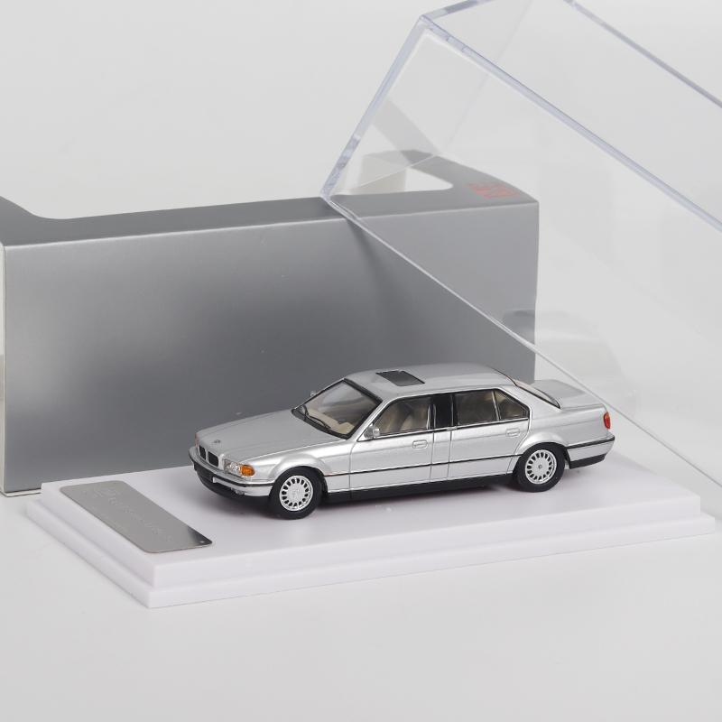 DCM Cars Масштаб 1/64 Седан BMW 7 серии E32 E38 с удлиненной колесной базой Модель автомобиля Металлическая модель автомобиля Игрушка Коллекция Украшение