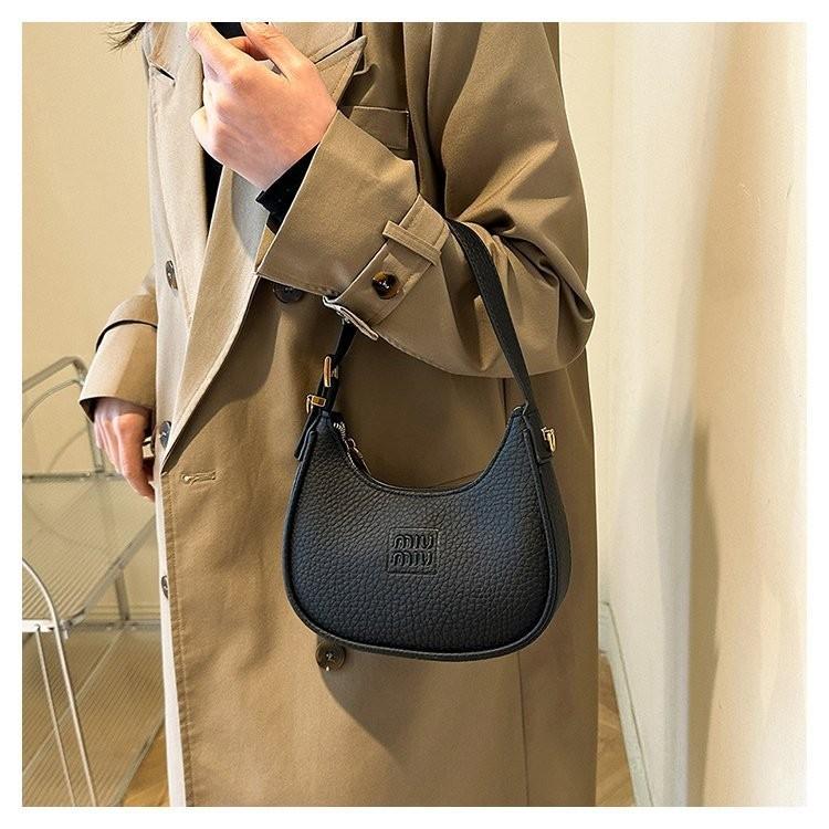 IELGY Korean Version of Fashion Handbag, Simple and Versatile Messenger Texture Niche Foreign Style Crescent Bag