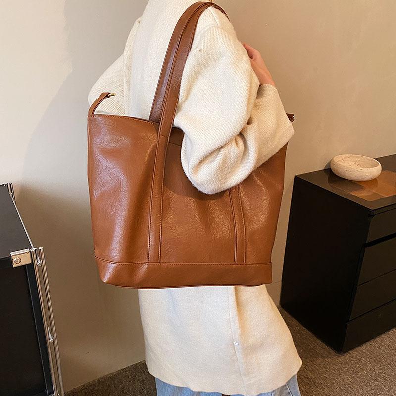 Модная ретро сумка-тоут женская 2024 новая большая сумка через плечо осень и зима усовершенствованная сумка для поездок на работу прилив