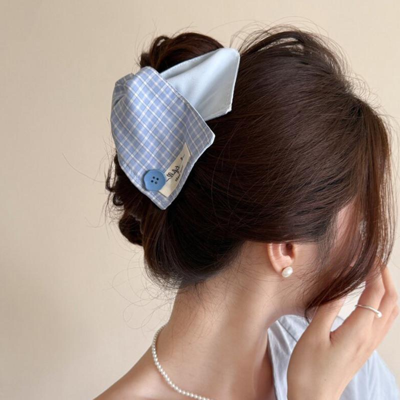 Striped Triangular Shark Hair Clip Fashion Matte Non-slip Hairpin for Women Girls Weekend Outing Hair Styling Accessory