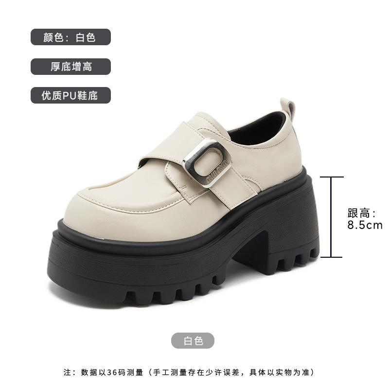 Маленькие кожаные туфли женские 2025 осень новые в британском стиле на платформе с круглым носком универсальные увеличивающие рост лоферы на толстом каблуке JK одинарные туфли