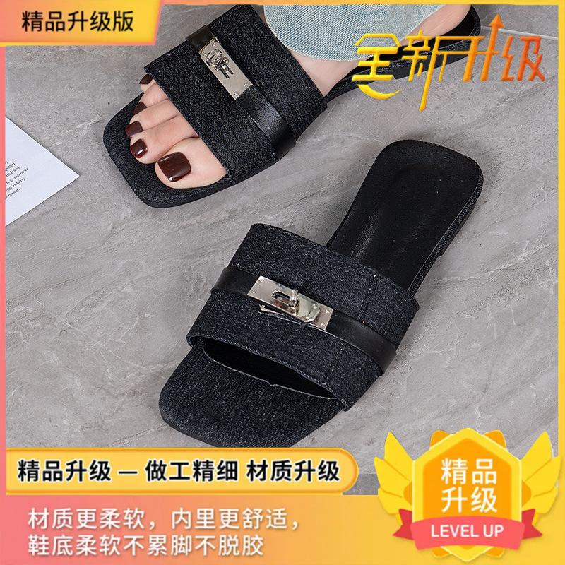 Internet Celebrity Explosion 2025 Summer New Women's Shoes Flat Bottom Bright Diamond Square Buckle Open Toe Cool Slippers Women Wear Home