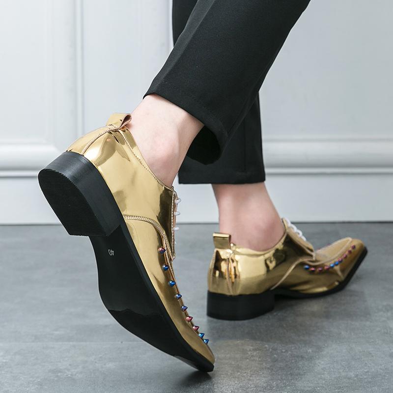 Модная мужская обувь 2024 года, модные золотые туфли «Челси» для мужчин, классические мужские туфли класса люкс для свадьбы, блестящие универсальные мужские туфли-оксфорды