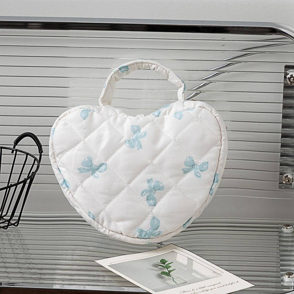 Floral Woman Travel Makeup Bag With Large Capacity And Quilted Design For Home Storage