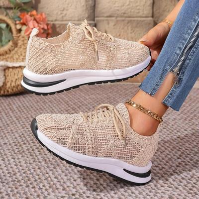 Модная повседневная дышащая сетчатая спортивная обувь женская летняя на шнуровке на мягкой подошве на среднем каблуке кроссовки модные кружевные с перфорацией беговые туфли