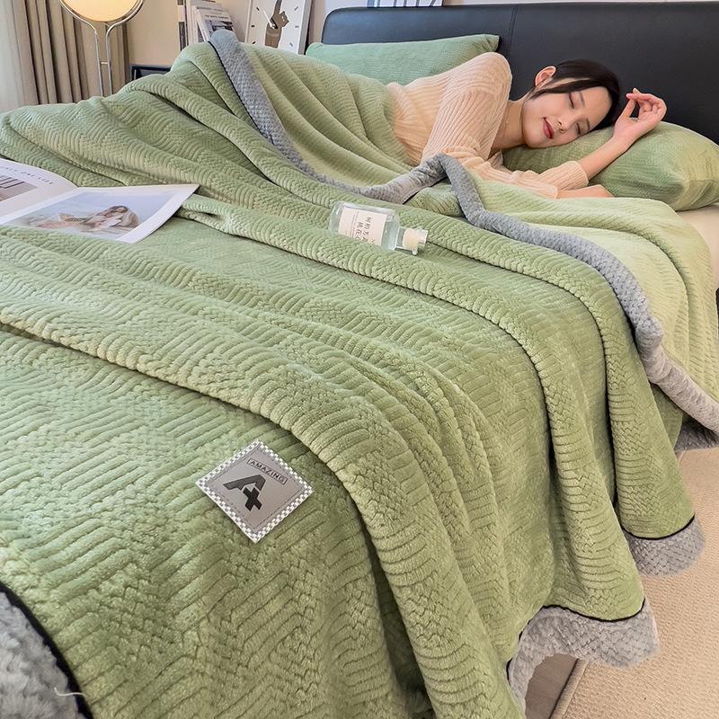 Двухслойное одеяло из кораллового флиса Golden Turtle - толстое, теплое покрывало для дивана