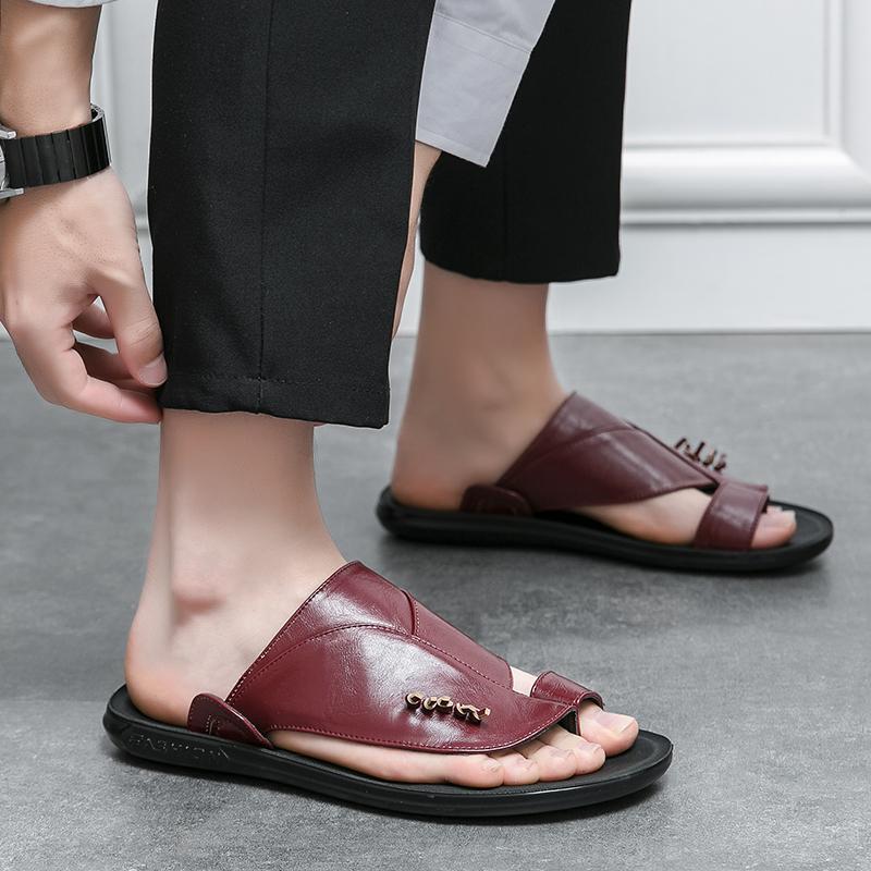 Fashion Summer Sandals High Quality Leather Men Bare Toe Slippers Men Shoes Slip On Casual Shoes Outdoor Mens Slides Comfy Beach Sandals