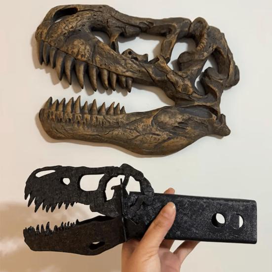 Dinosaur Trailer Hitch Cover for 2" Receivers Rustproof Anti-Theft Hitch Cover Heavy-Duty Iron Hitch Protector for Trucks SUVs