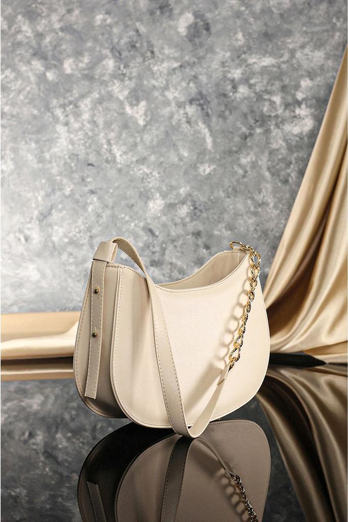 Women's Stylish and Useful Shoulder Bag Black Zippered Lined Adjustable Strap Bag